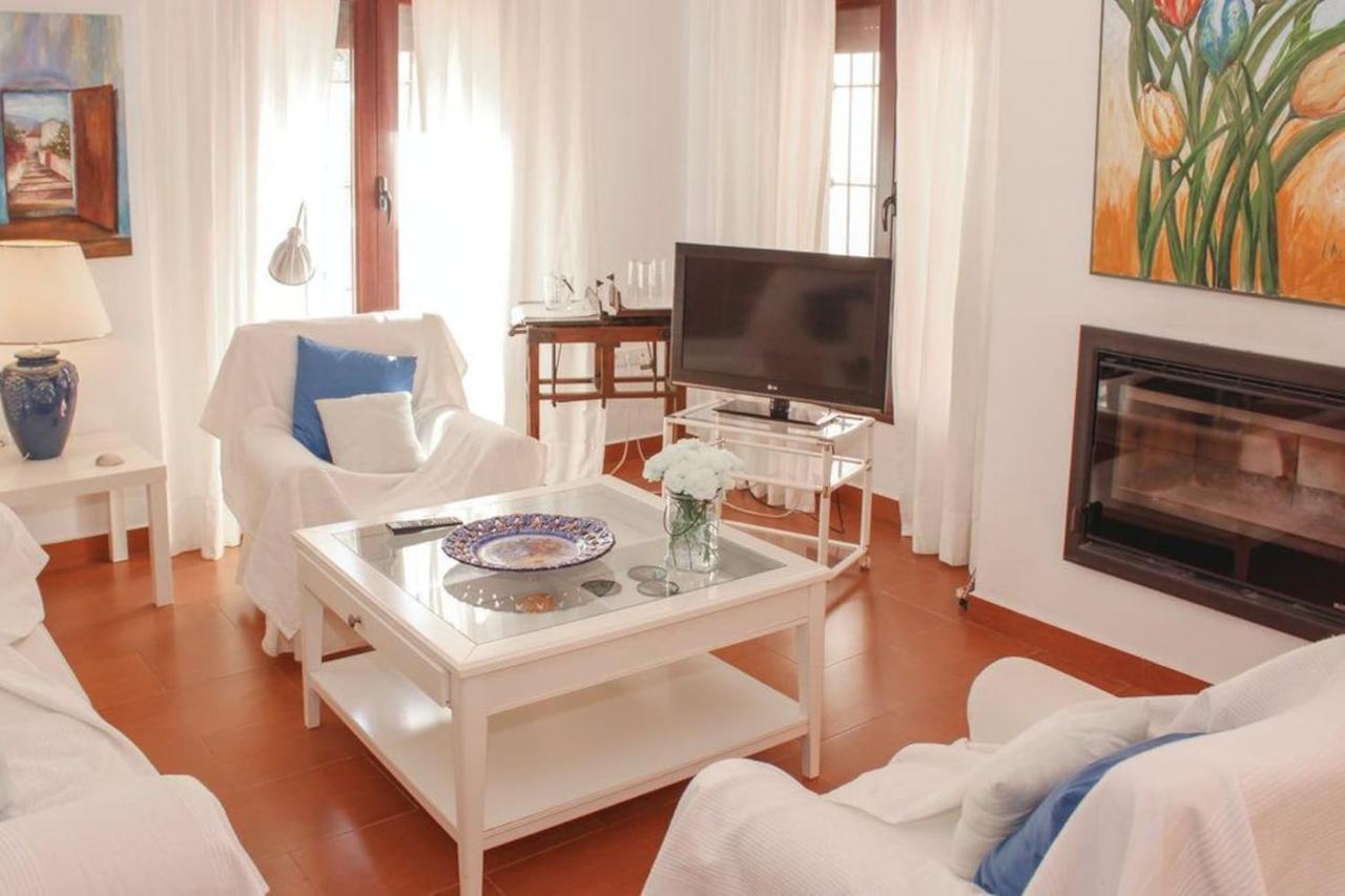 Fuentezuelas Pool Villa Sayalonga エクステリア 写真